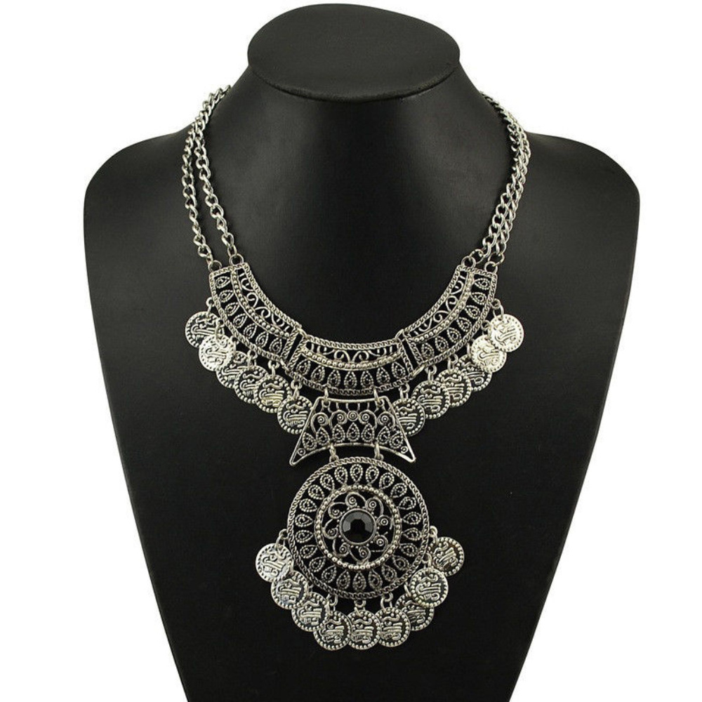 SALE ** BRAND NEW ** BEAUTIFUL STATEMENT NECKLACE